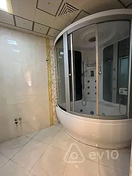 Satılır 3 otaqlı yeni tikili 135 m²