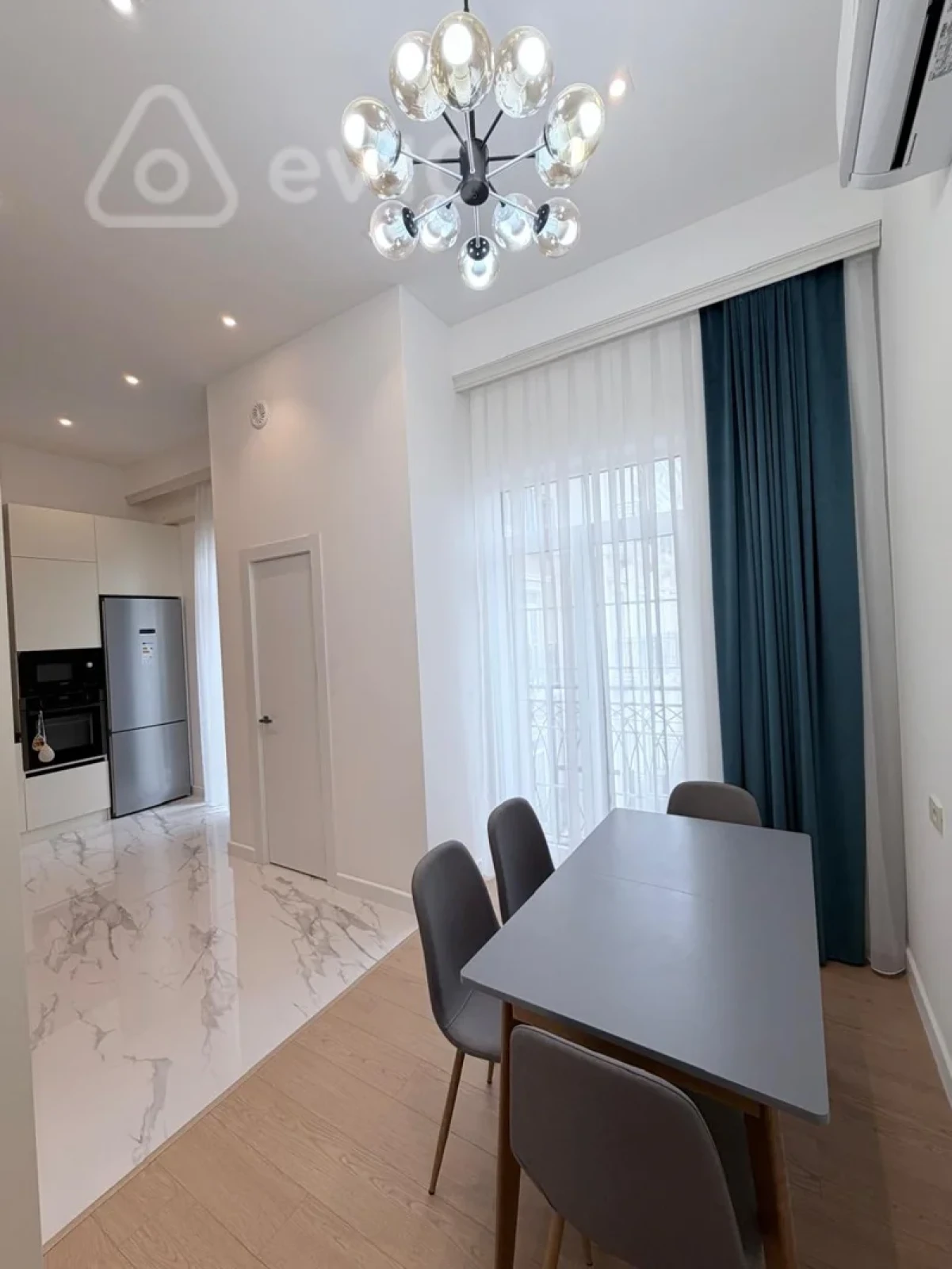 Kirayə verilir 2 otaqlı yeni tikili 70 m²