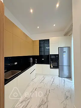 Kirayə verilir 2 otaqlı yeni tikili 70 m²