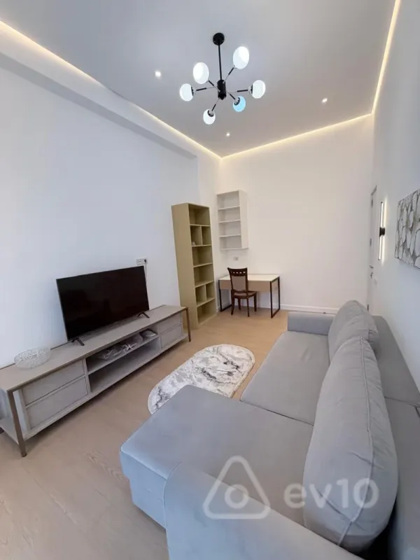 Kirayə verilir 2 otaqlı yeni tikili 70 m²