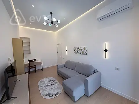 Kirayə verilir 2 otaqlı yeni tikili 70 m²