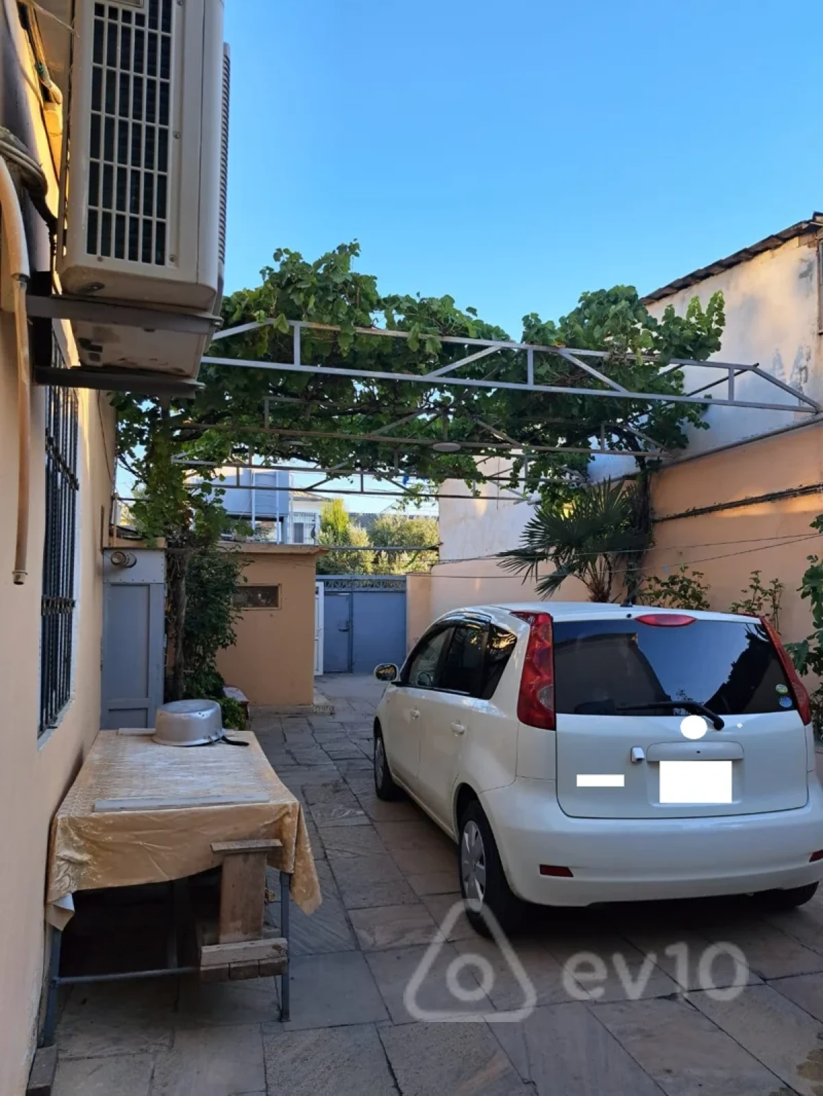 Satılır 4 otaqlı həyət evi 100 m²