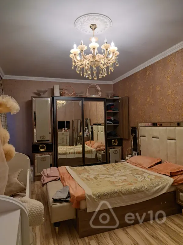 Satılır 4 otaqlı həyət evi 100 m²