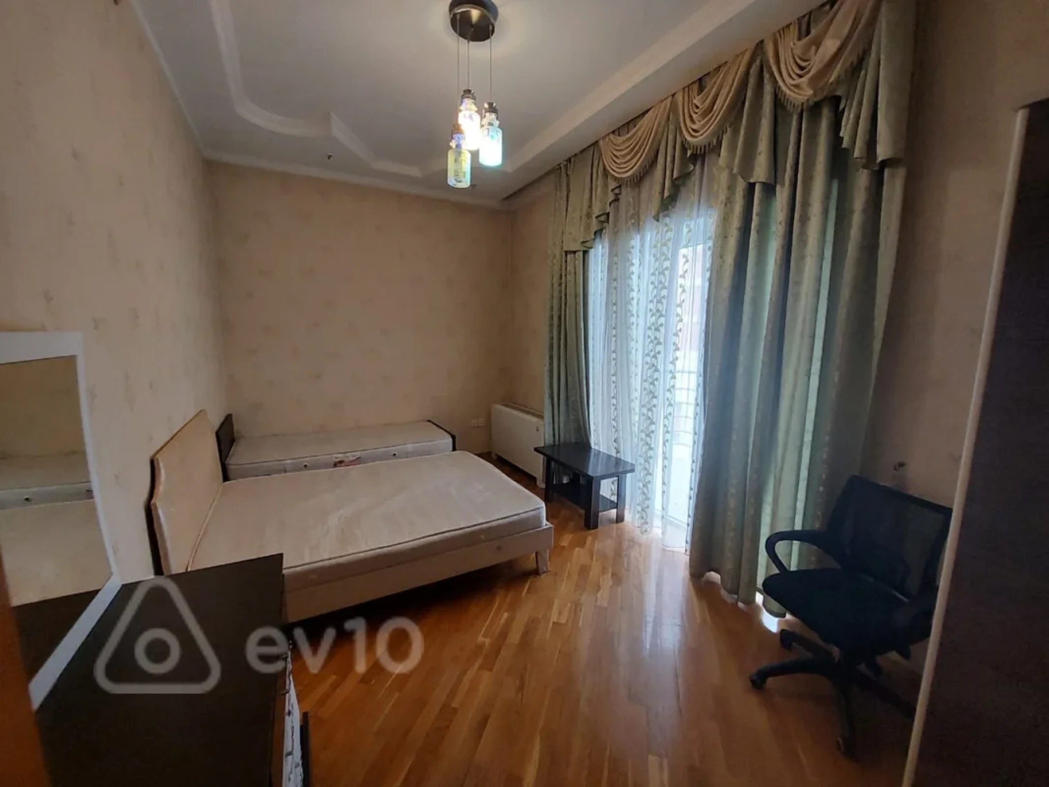Kirayə verilir 3 otaqlı yeni tikili 141 m²