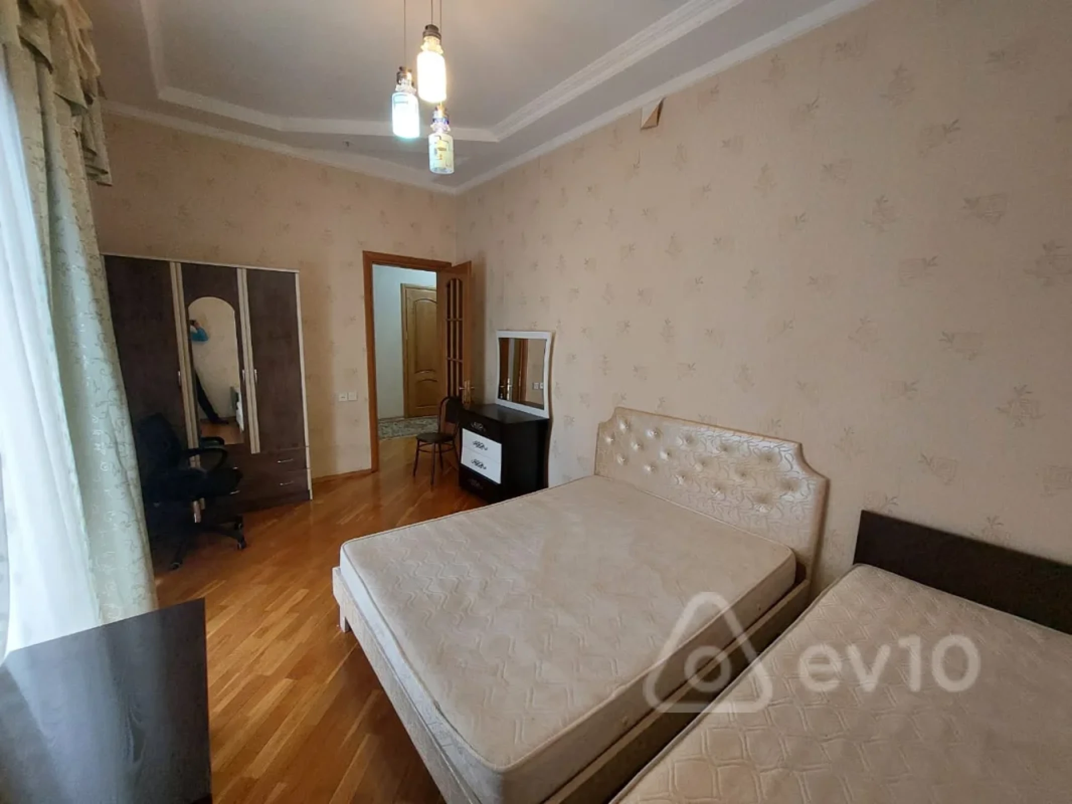 Kirayə verilir 3 otaqlı yeni tikili 141 m²