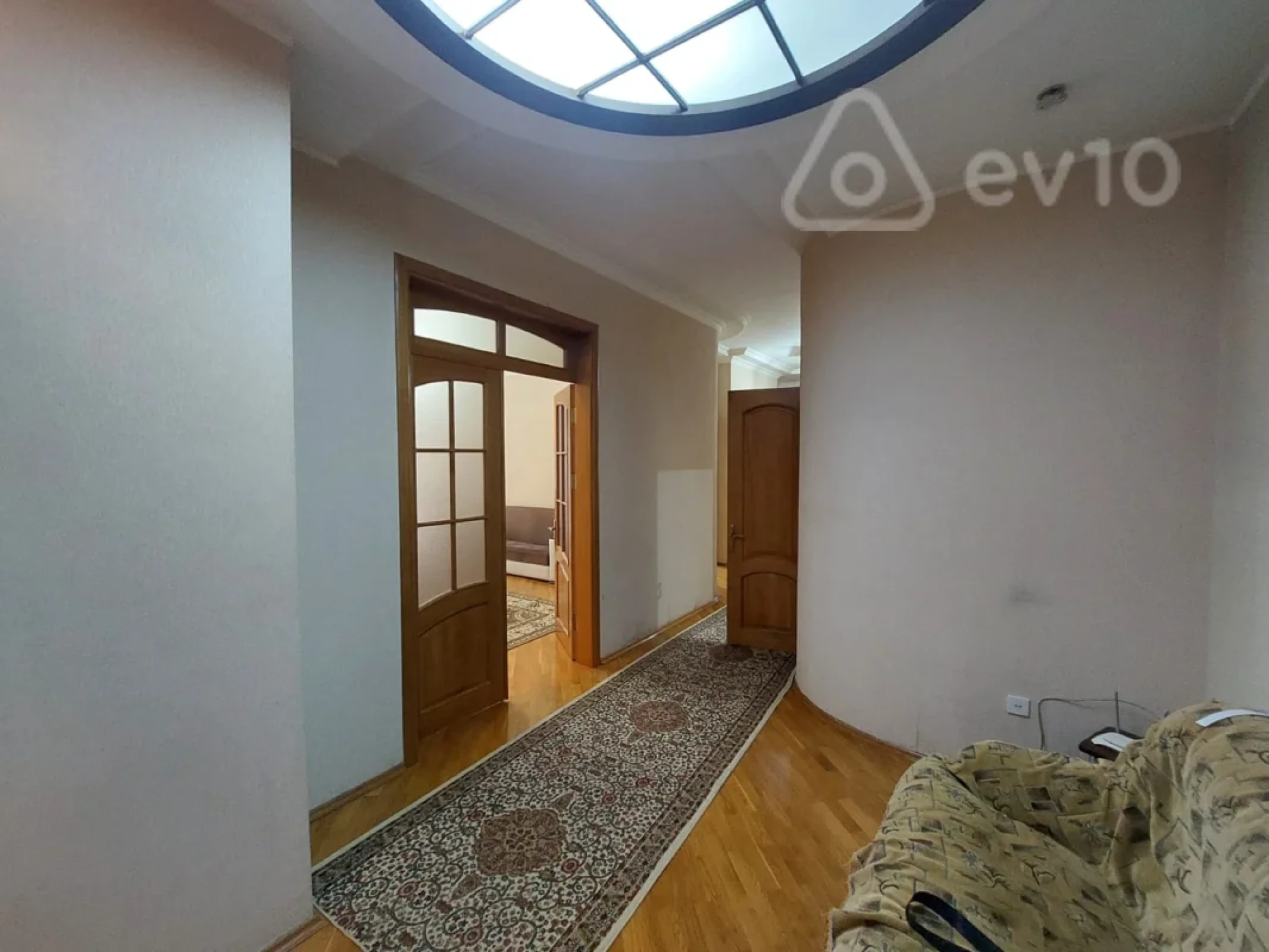 Kirayə verilir 3 otaqlı yeni tikili 141 m²