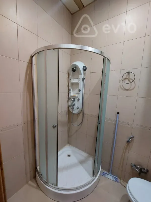 Kirayə verilir 3 otaqlı yeni tikili 141 m²