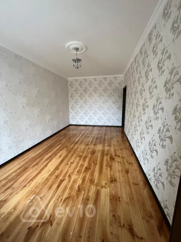 Satılır 2 otaqlı köhnə tikili 45 m²