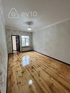 Satılır 2 otaqlı köhnə tikili 45 m²