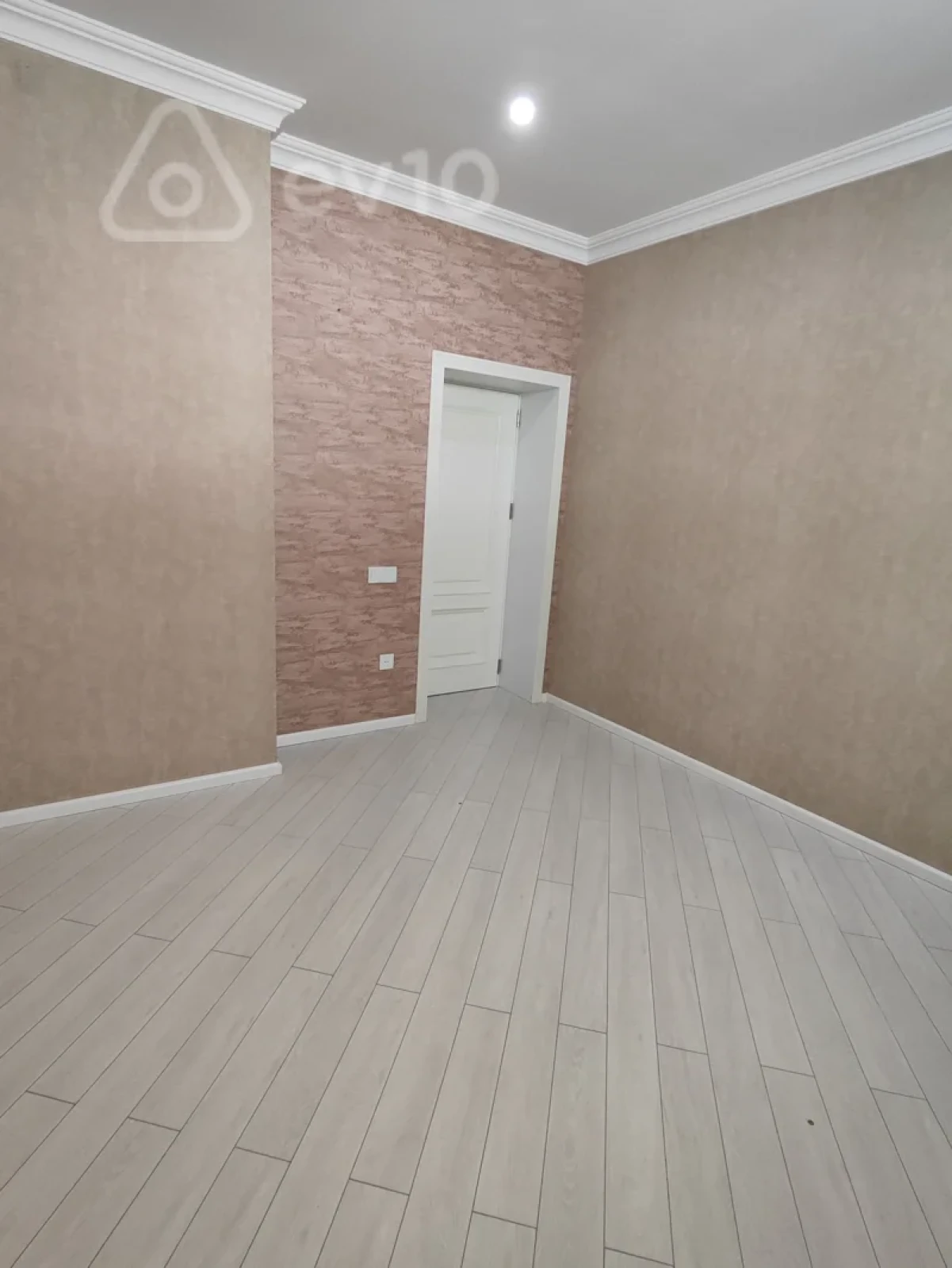 Satılır 1 otaqlı yeni tikili 64.7 m²