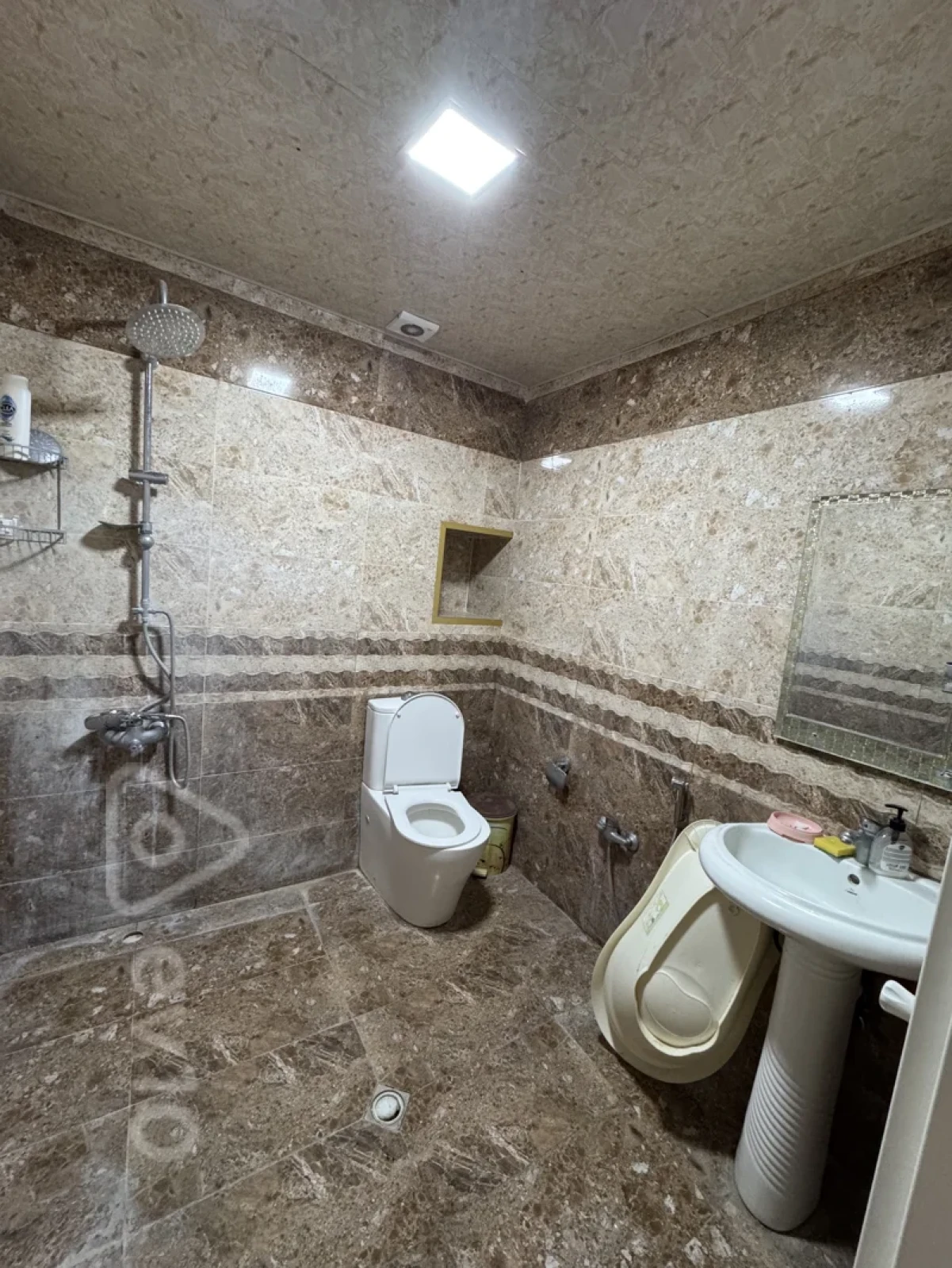 Kirayə verilir 2 otaqlı yeni tikili 58 m²