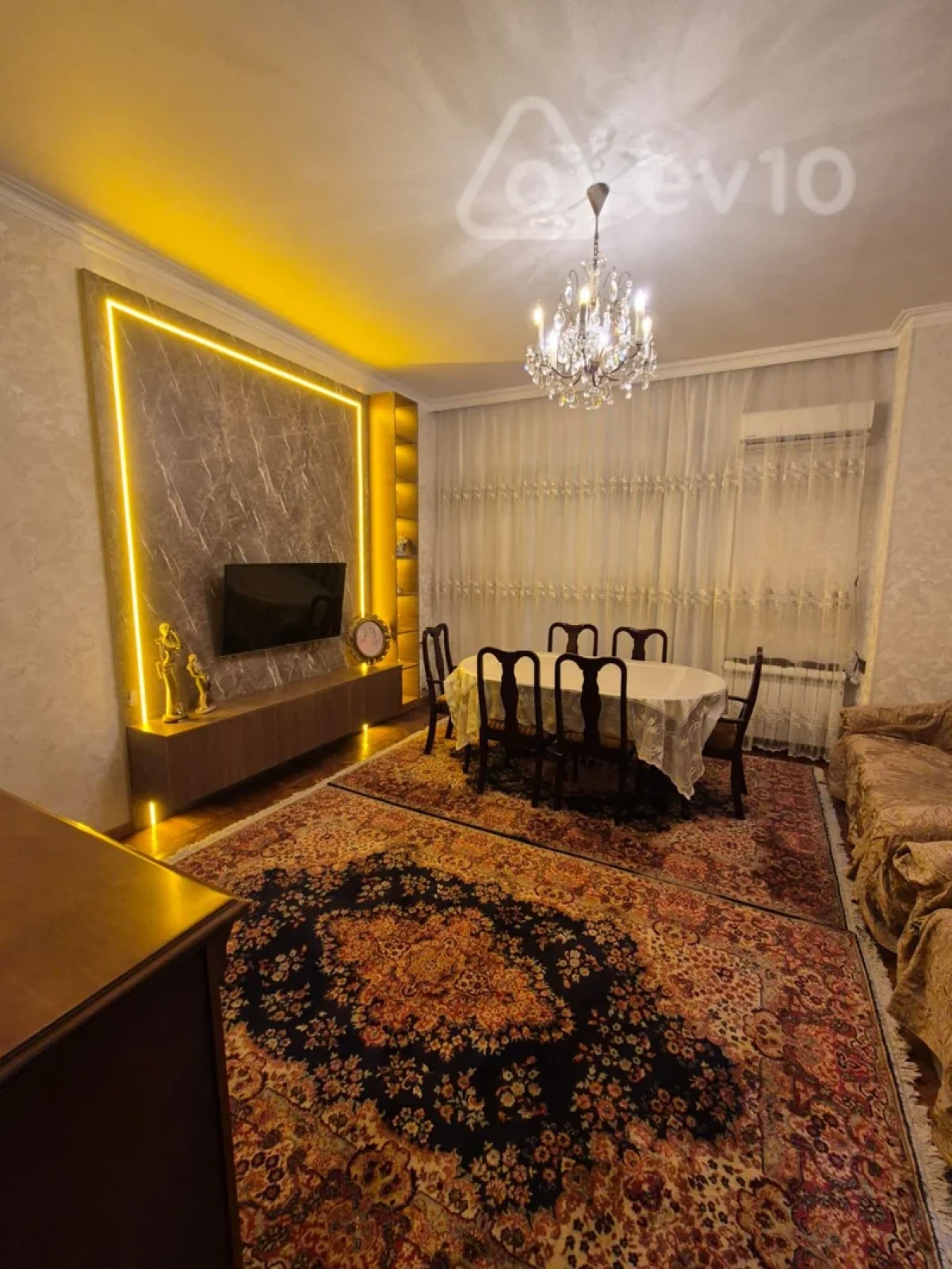 Kirayə verilir 2 otaqlı köhnə tikili 65 m²