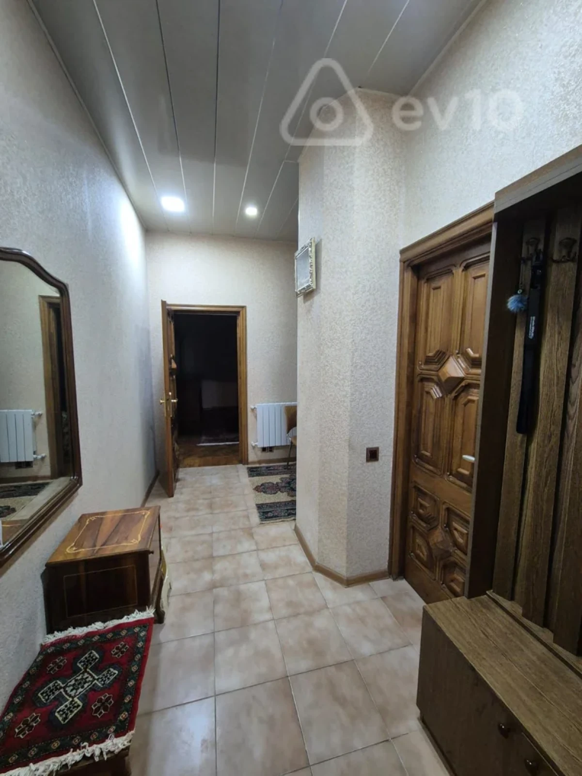 Kirayə verilir 2 otaqlı köhnə tikili 65 m²
