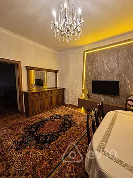 Kirayə verilir 2 otaqlı köhnə tikili 65 m²