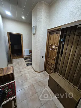 Kirayə verilir 2 otaqlı köhnə tikili 65 m²