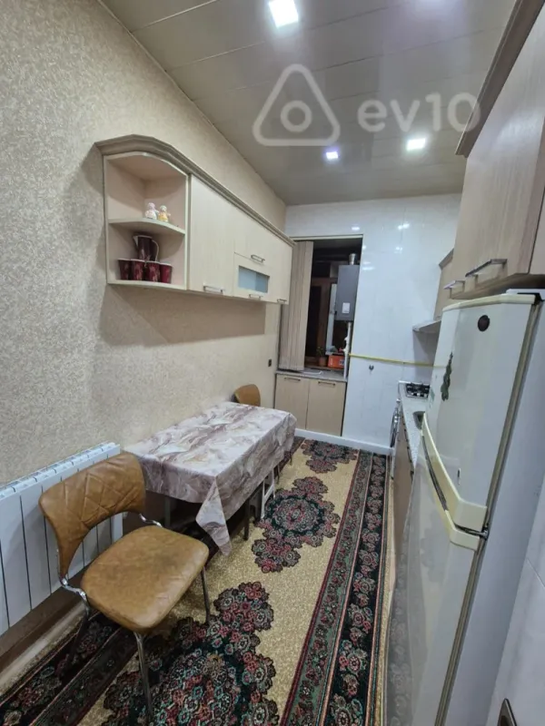 Kirayə verilir 2 otaqlı köhnə tikili 65 m²