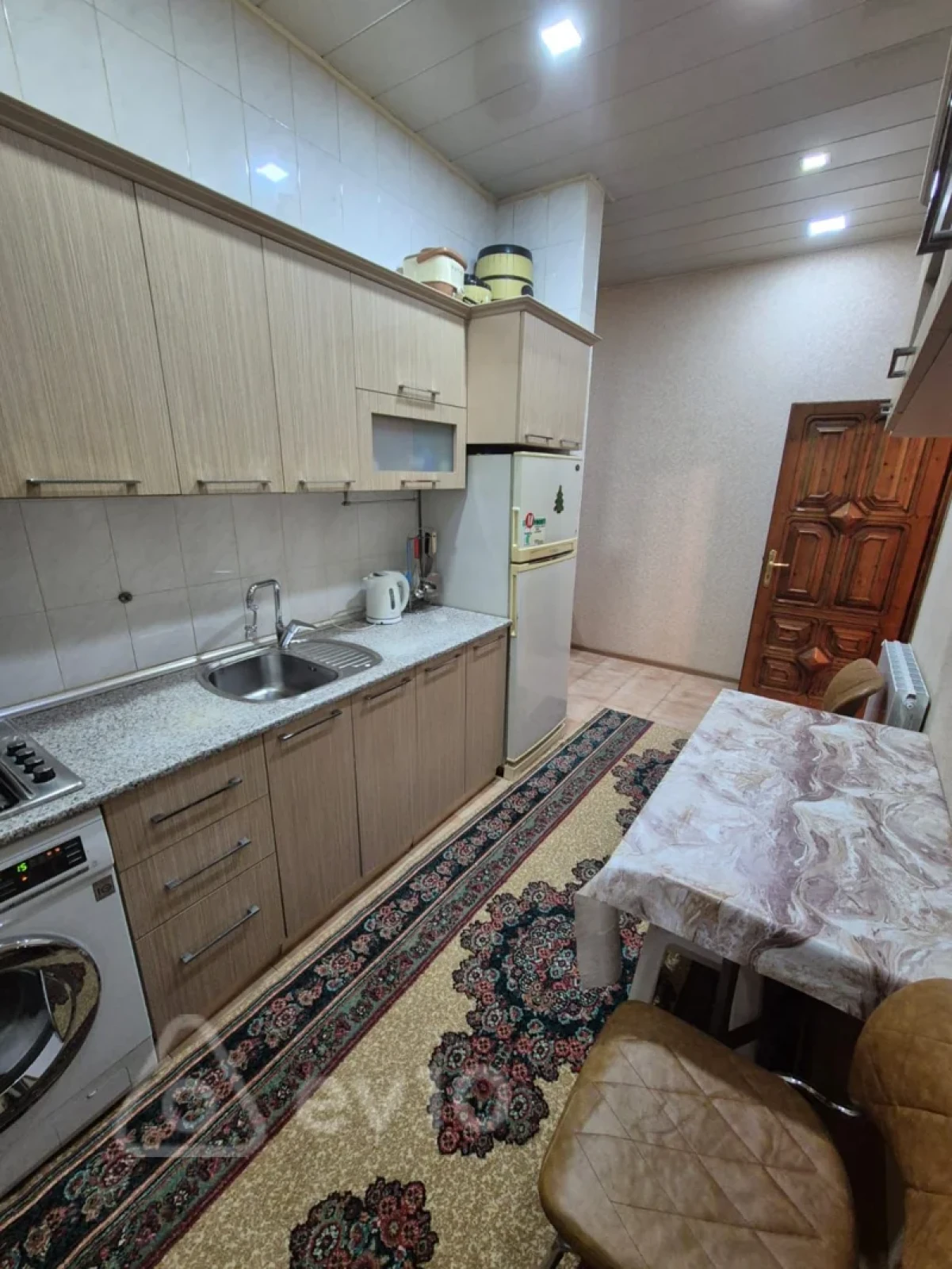 Kirayə verilir 2 otaqlı köhnə tikili 65 m²