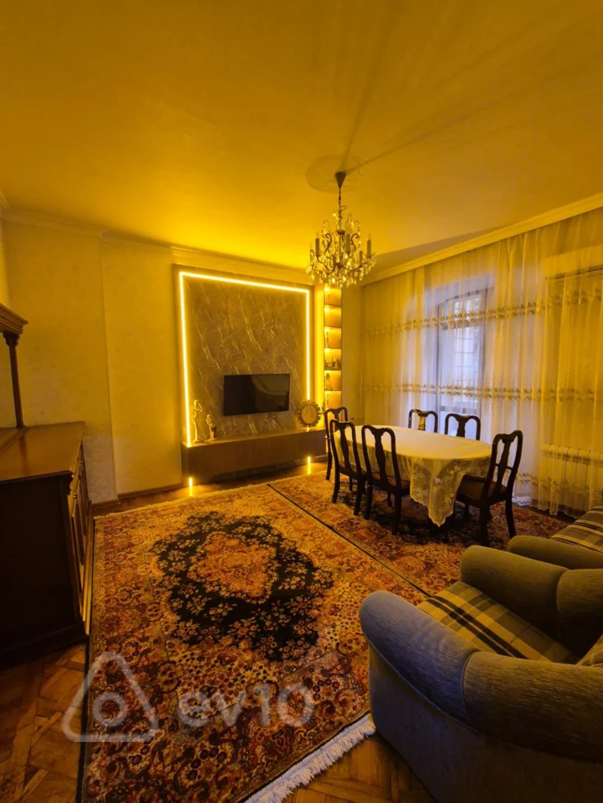 Kirayə verilir 2 otaqlı köhnə tikili 65 m²