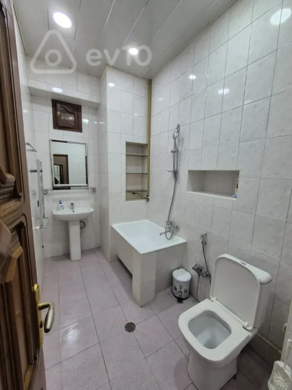 Kirayə verilir 2 otaqlı köhnə tikili 65 m²