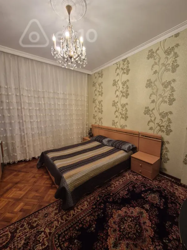 Kirayə verilir 2 otaqlı köhnə tikili 65 m²