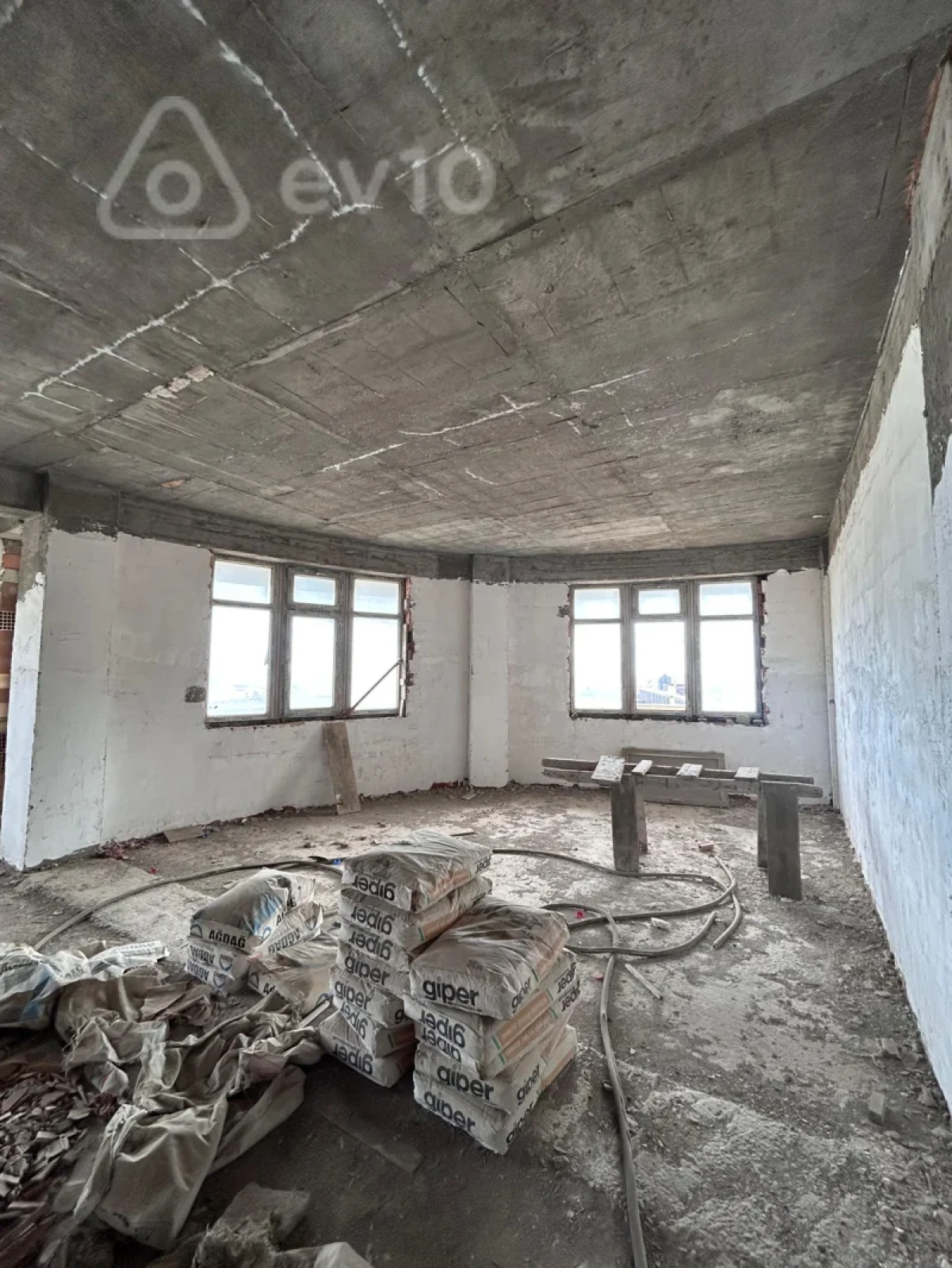 Satılır 3 otaqlı yeni tikili 97 m²