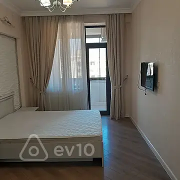Kirayə verilir 2 otaqlı yeni tikili 70 m²