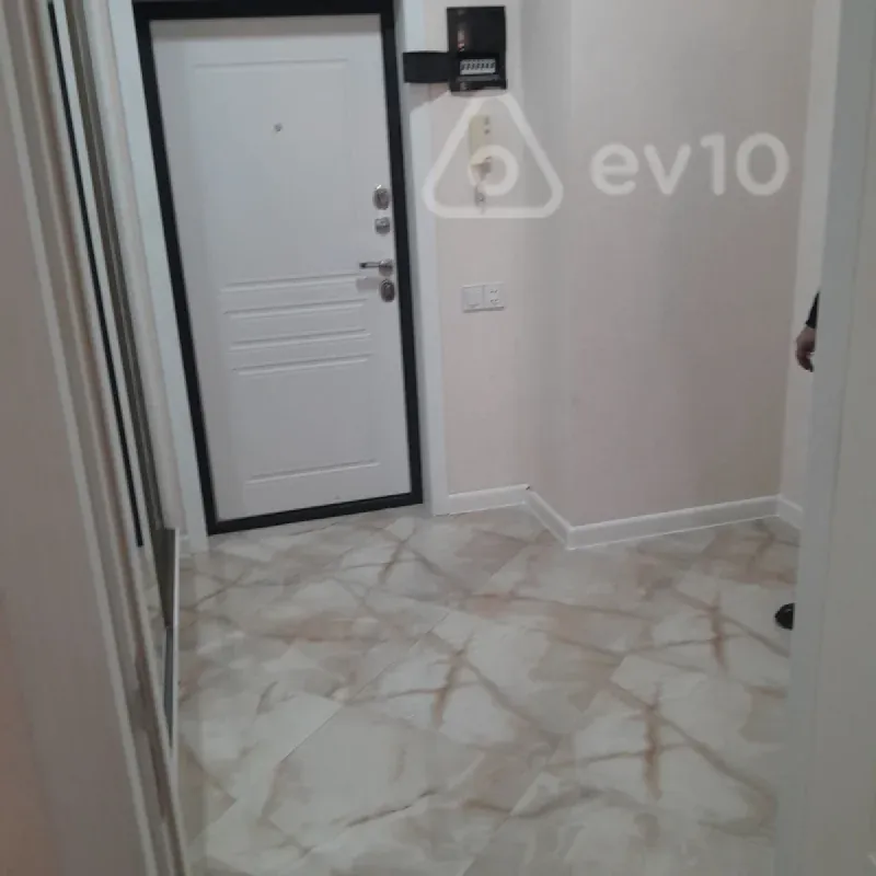 Kirayə verilir 2 otaqlı yeni tikili 70 m²