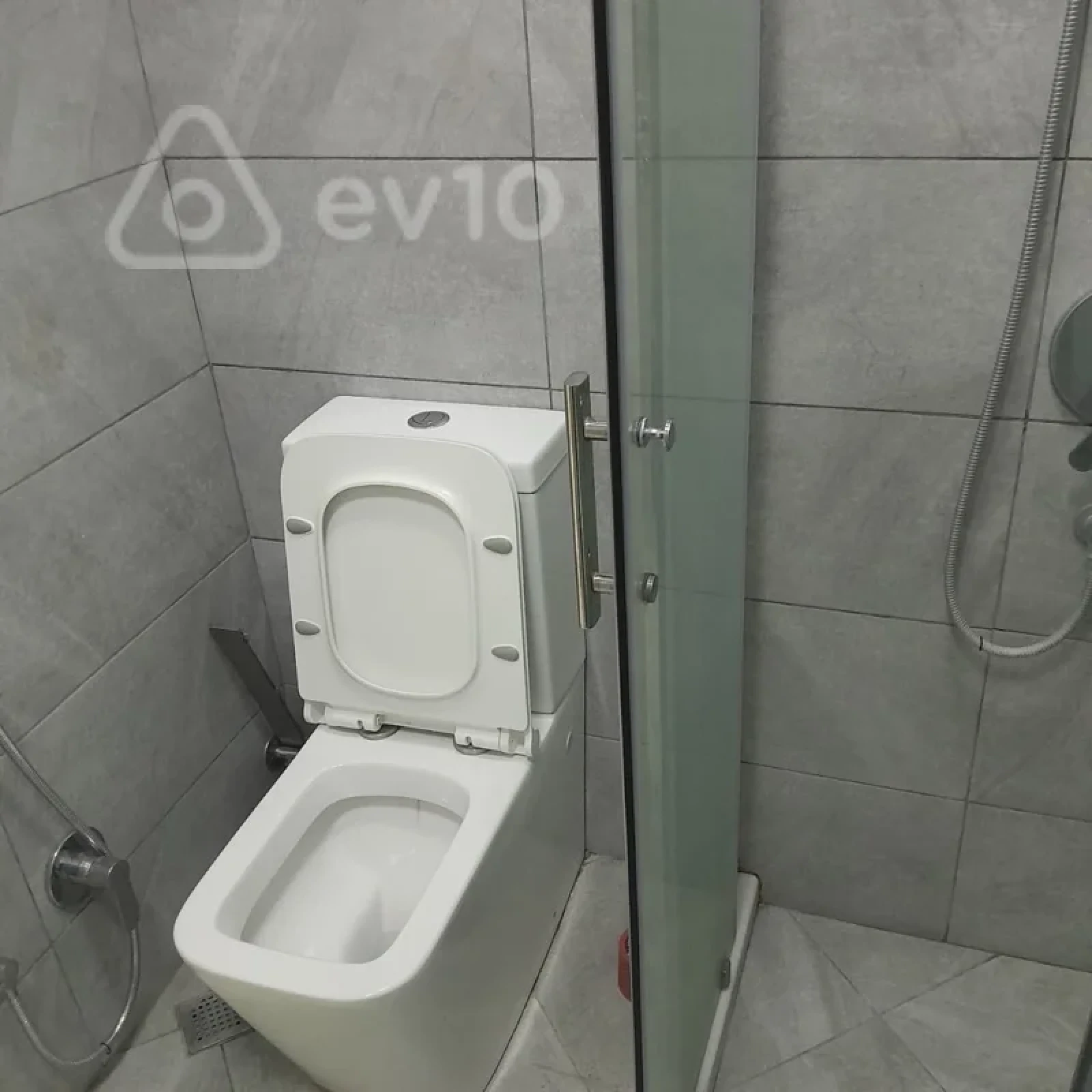Kirayə verilir 2 otaqlı yeni tikili 70 m²