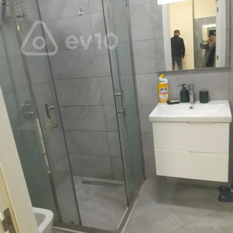 Kirayə verilir 2 otaqlı yeni tikili 70 m²