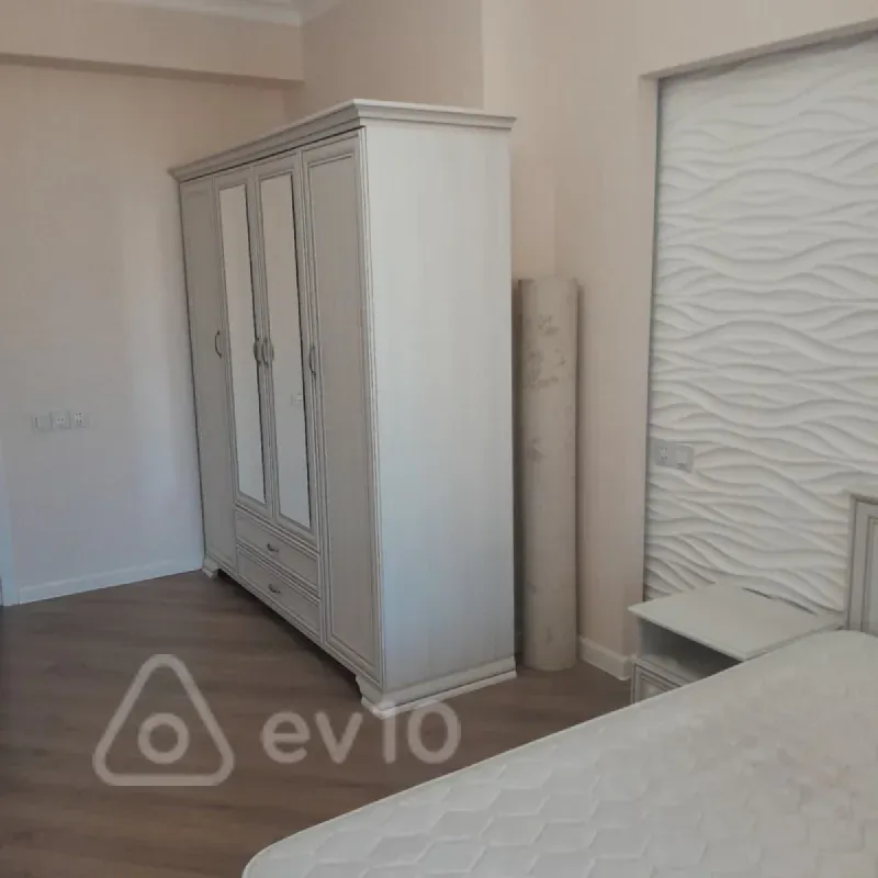 Kirayə verilir 2 otaqlı yeni tikili 70 m²