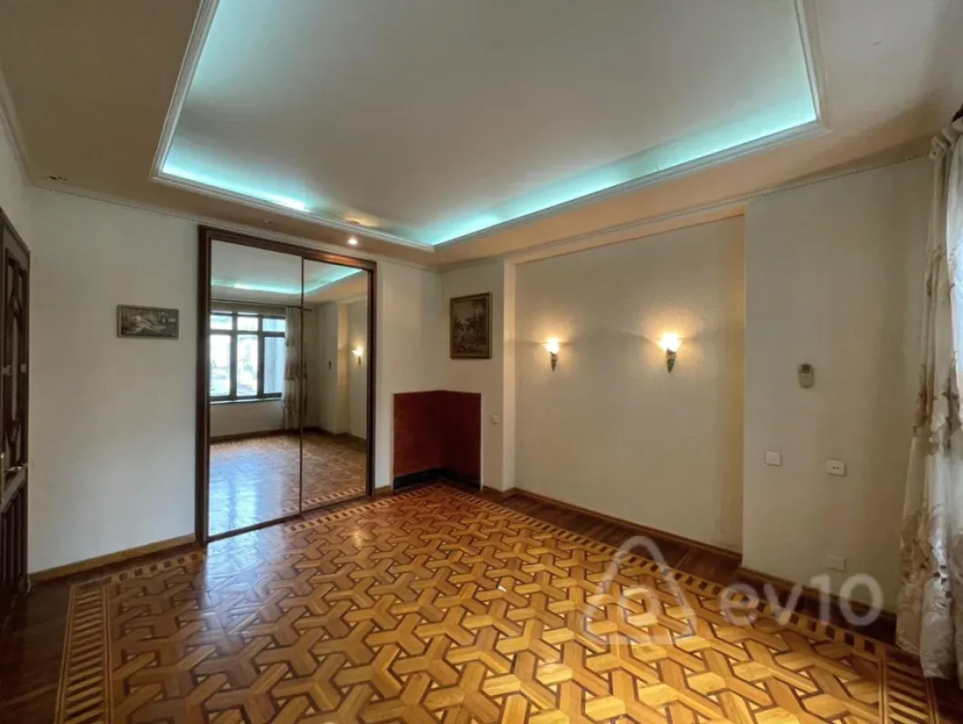 Kirayə verilir 3 otaqlı ofis 100 m²