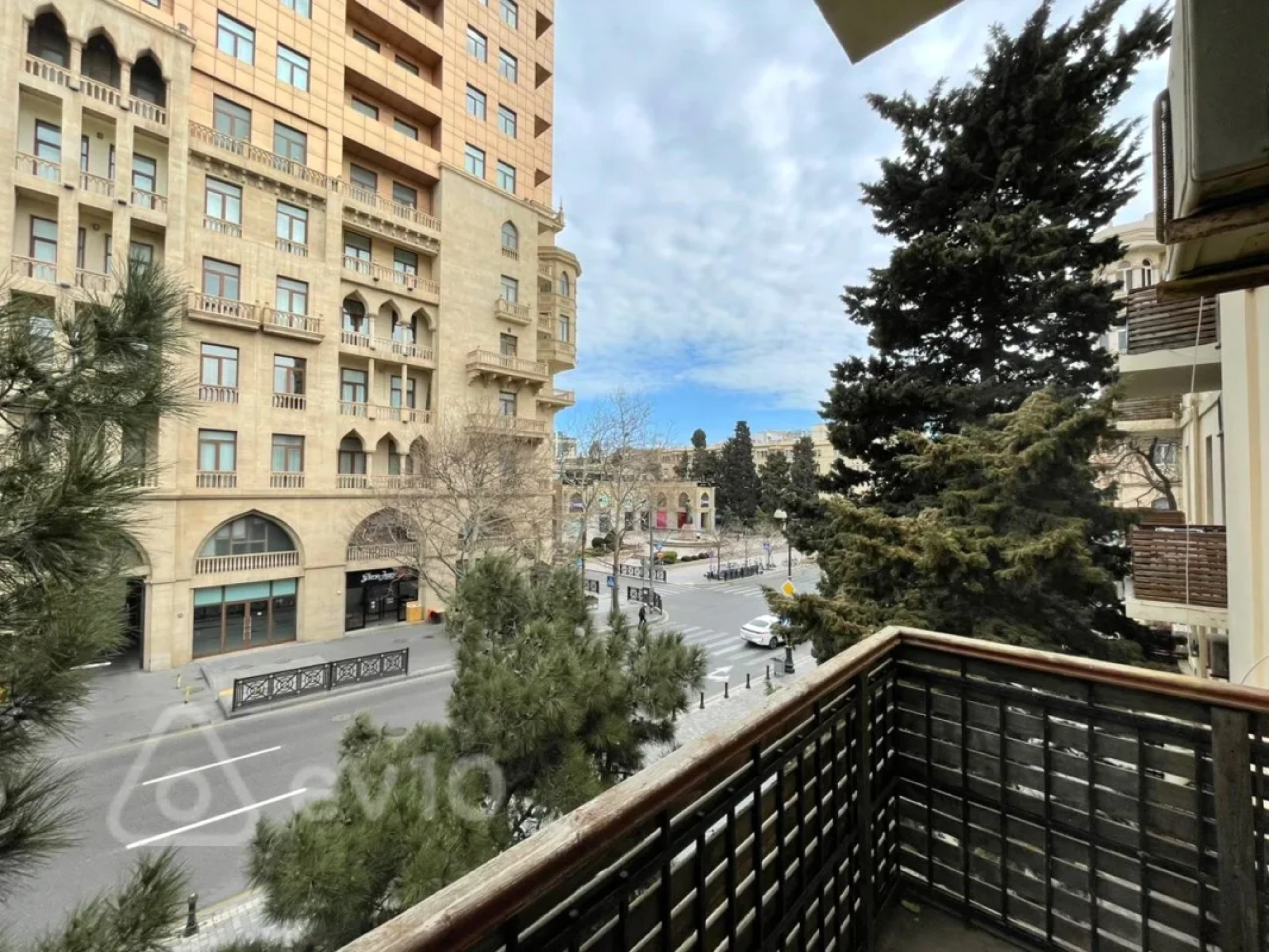 Kirayə verilir 3 otaqlı ofis 100 m²