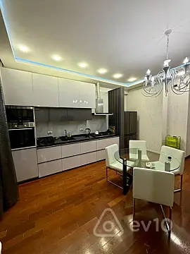 Kirayə verilir 3 otaqlı yeni tikili 110 m²