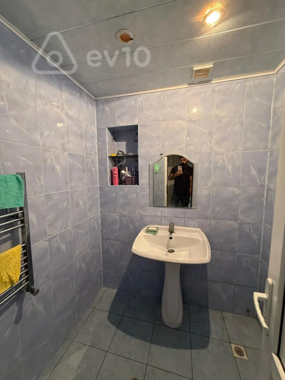 Kirayə verilir 4 otaqlı köhnə tikili 75 m²