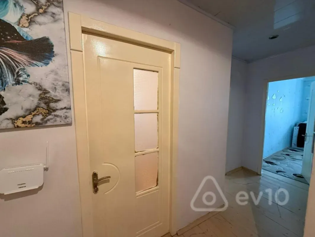 Kirayə verilir 4 otaqlı köhnə tikili 75 m²