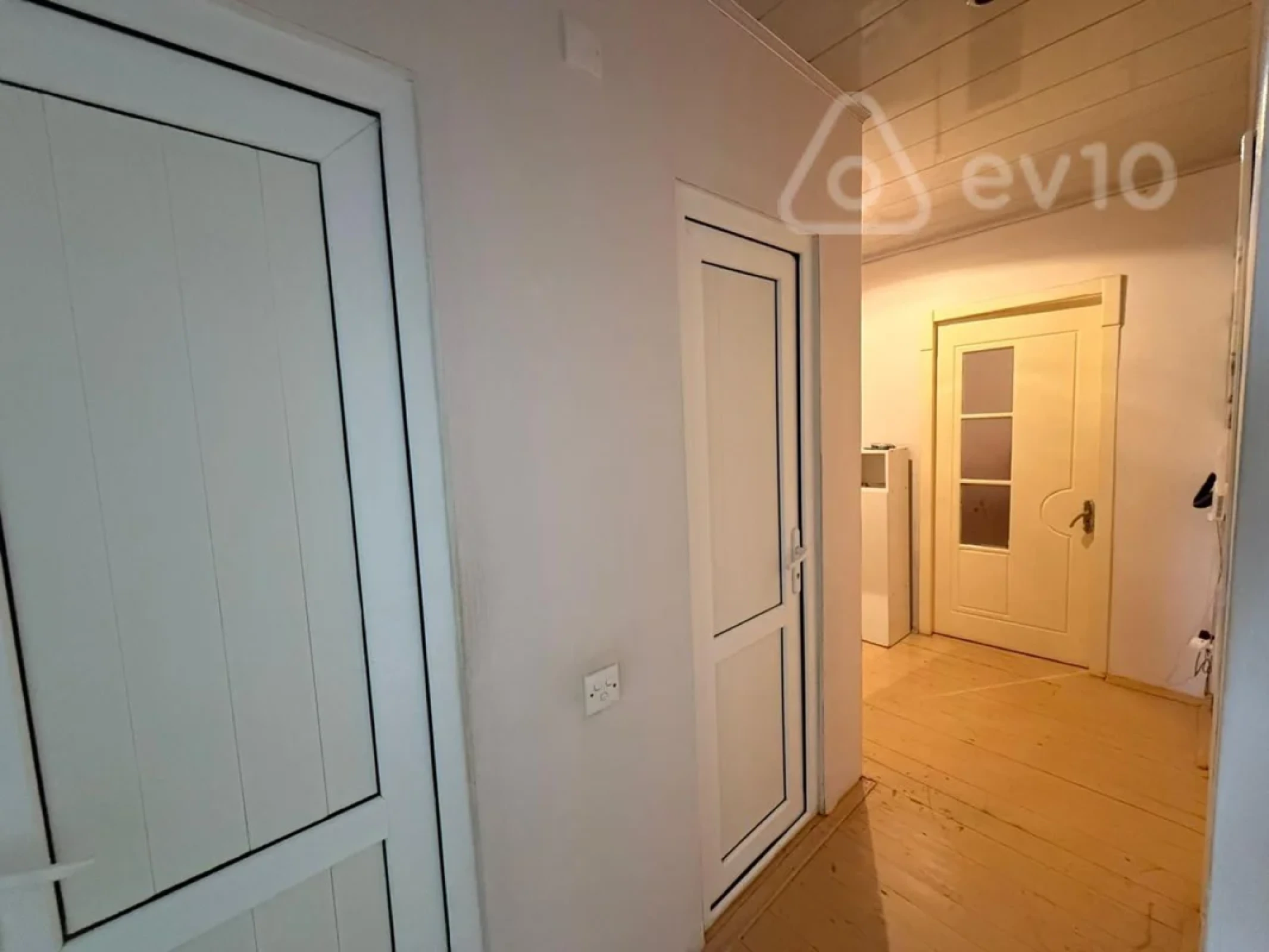 Kirayə verilir 4 otaqlı köhnə tikili 75 m²