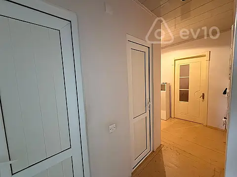 Kirayə verilir 4 otaqlı köhnə tikili 75 m² — Bakı, Nizami 4 otaq 75.00 m²