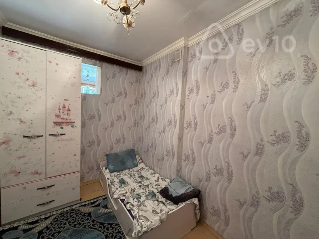 Kirayə verilir 4 otaqlı köhnə tikili 75 m²