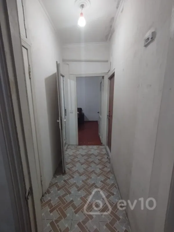 Kirayə verilir 2 otaqlı köhnə tikili 44 m²