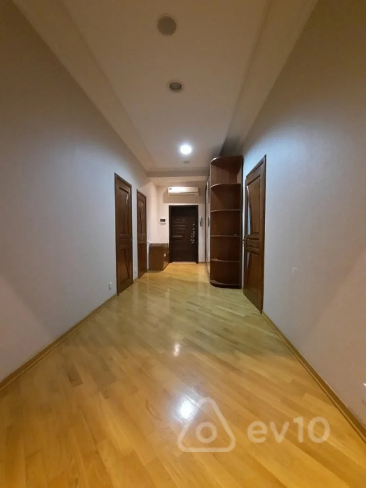 Kirayə verilir 2 otaqlı yeni tikili 90 m²