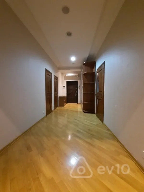 Kirayə verilir 2 otaqlı yeni tikili 90 m²