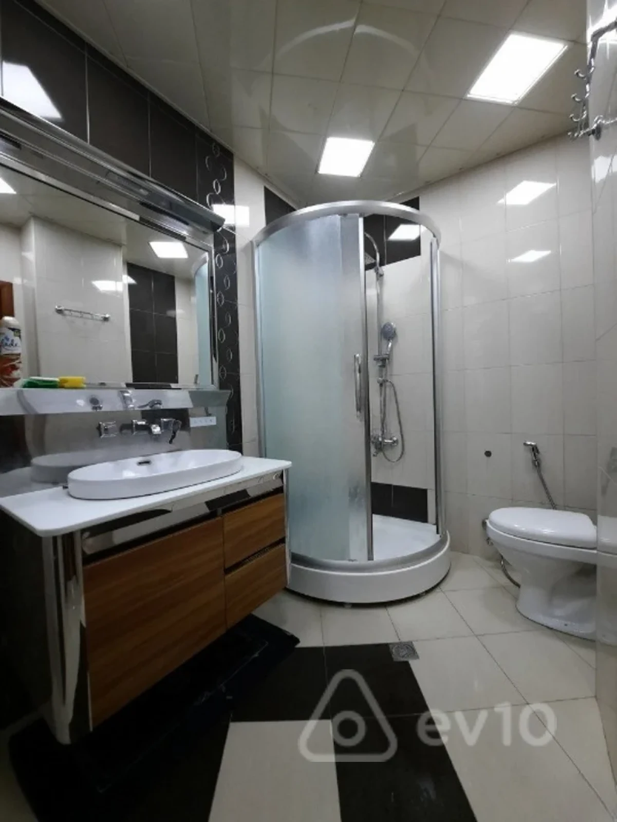 Kirayə verilir 2 otaqlı yeni tikili 90 m²