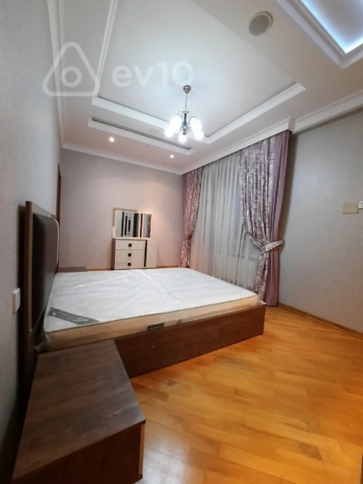 Kirayə verilir 2 otaqlı yeni tikili 90 m²