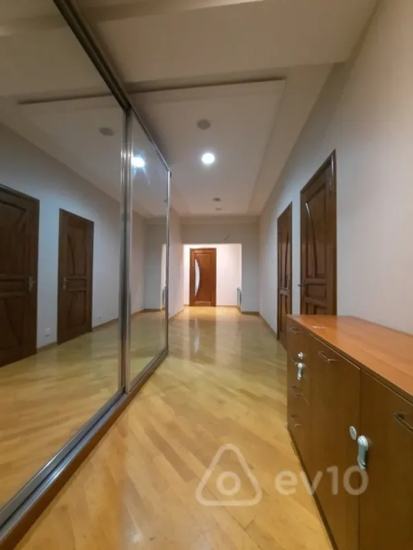 Kirayə verilir 2 otaqlı yeni tikili 90 m²