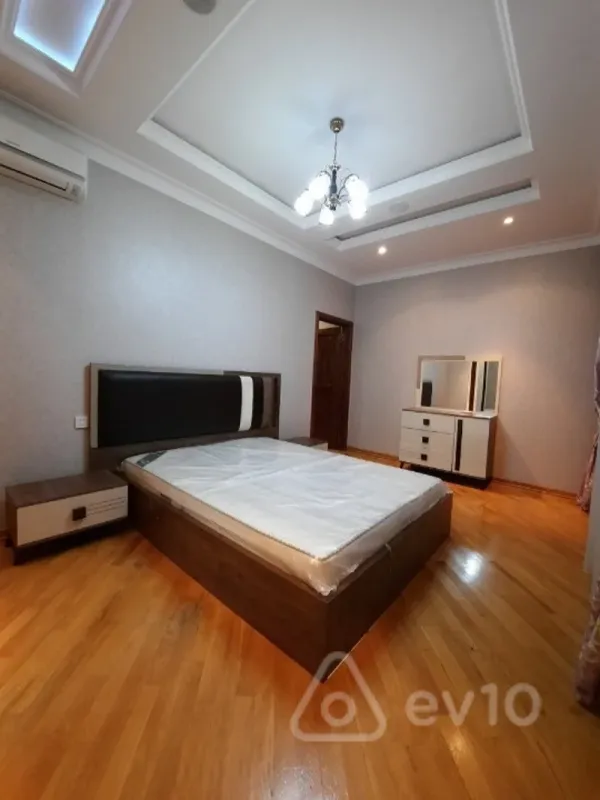 Kirayə verilir 2 otaqlı yeni tikili 90 m²