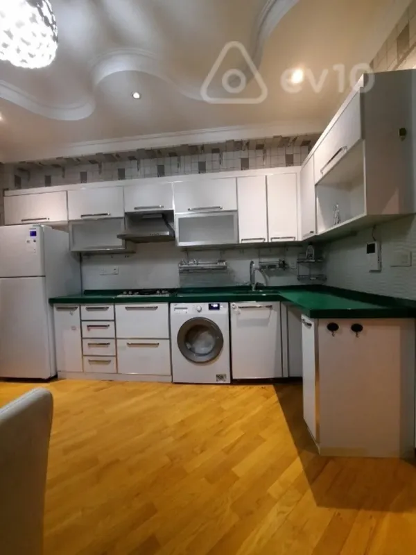 Kirayə verilir 2 otaqlı yeni tikili 90 m²