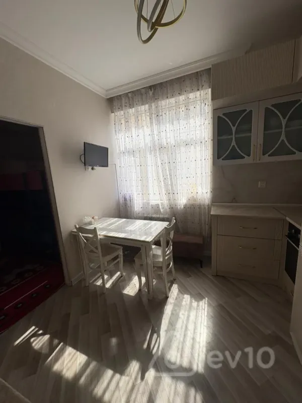 Kirayə verilir 3 otaqlı yeni tikili 90 m²
