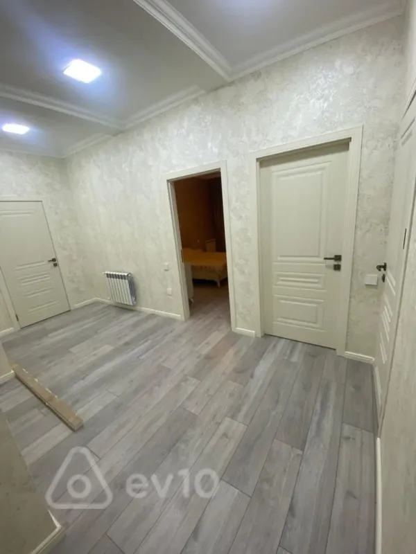 Kirayə verilir 2 otaqlı yeni tikili 107 m²