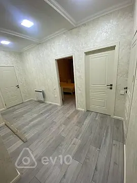 Kirayə verilir 2 otaqlı yeni tikili 107 m²