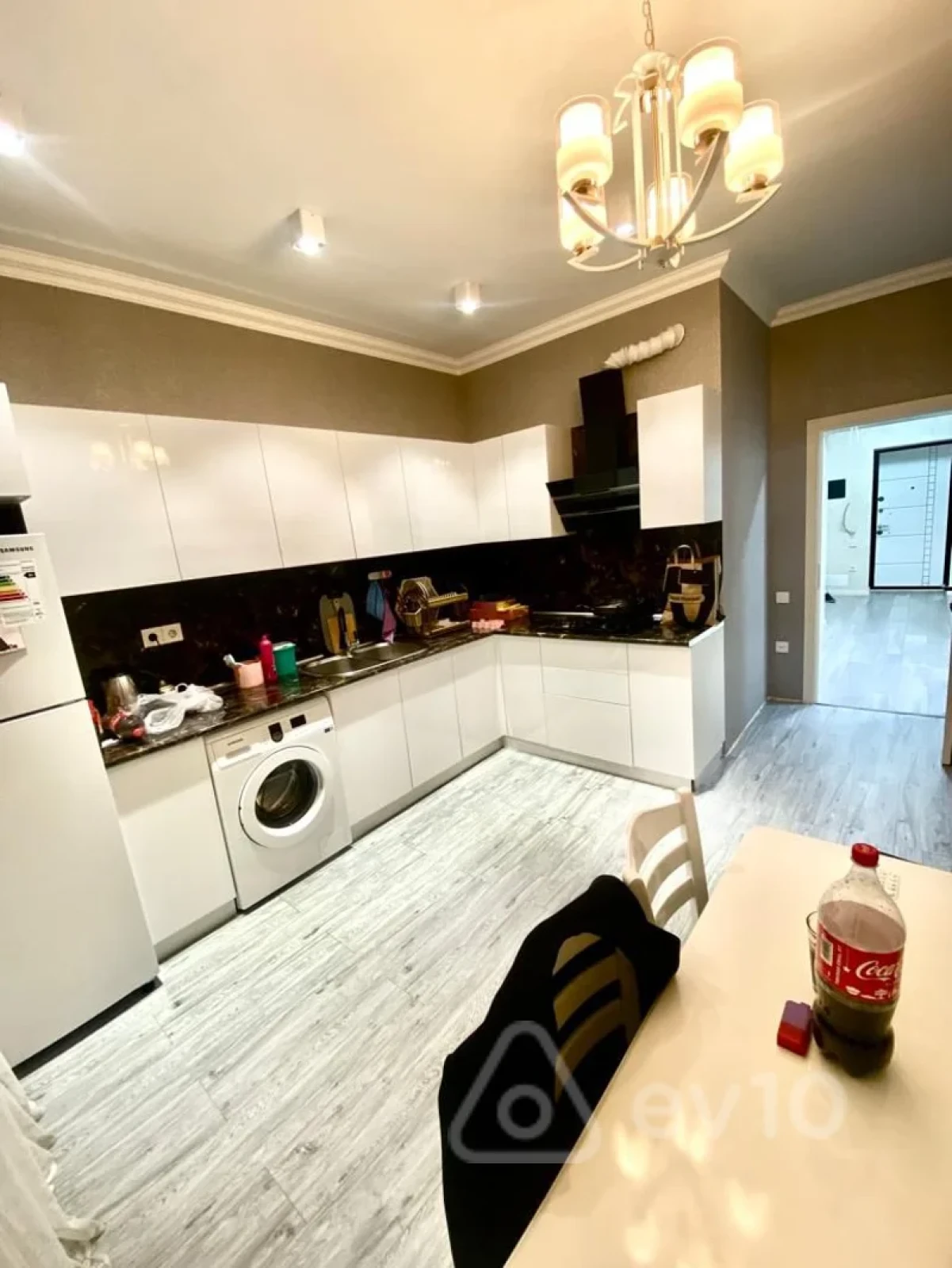 Kirayə verilir 2 otaqlı yeni tikili 107 m²